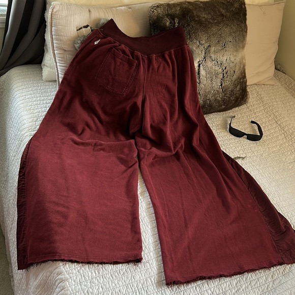 NWT Free People Movement Solid Borderline Wide Leg Pants maroon small - Picture 11 of 16